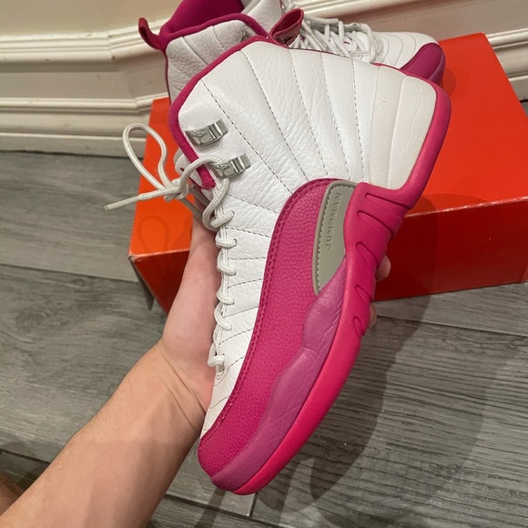 Jordan 12 Valentine’s Day “Vivd Pink” Used Size 5.5 - Picture 2 of 6